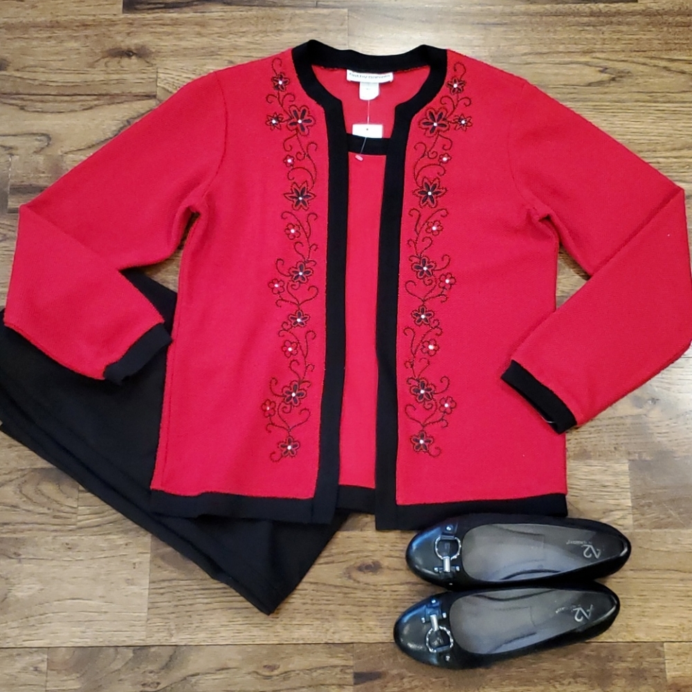 Womens Cathy Daniels red floral sweater size S